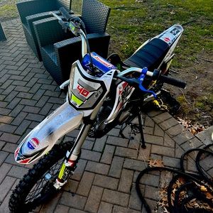 2021 Apollo RFZ 140cc comes with lock & chain helmet as well